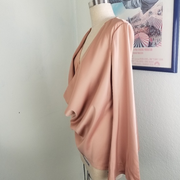Stylestalker Peach Bell Sleeve Silky Blouse Small - Picture 6 of 8